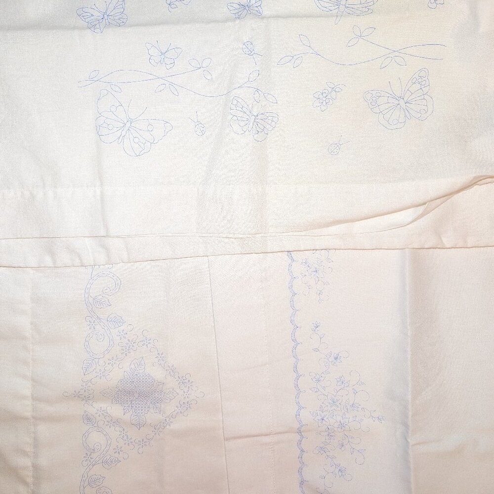 Pillowcases For Embroidery. 3 pieces. Cotton and Polyester mix